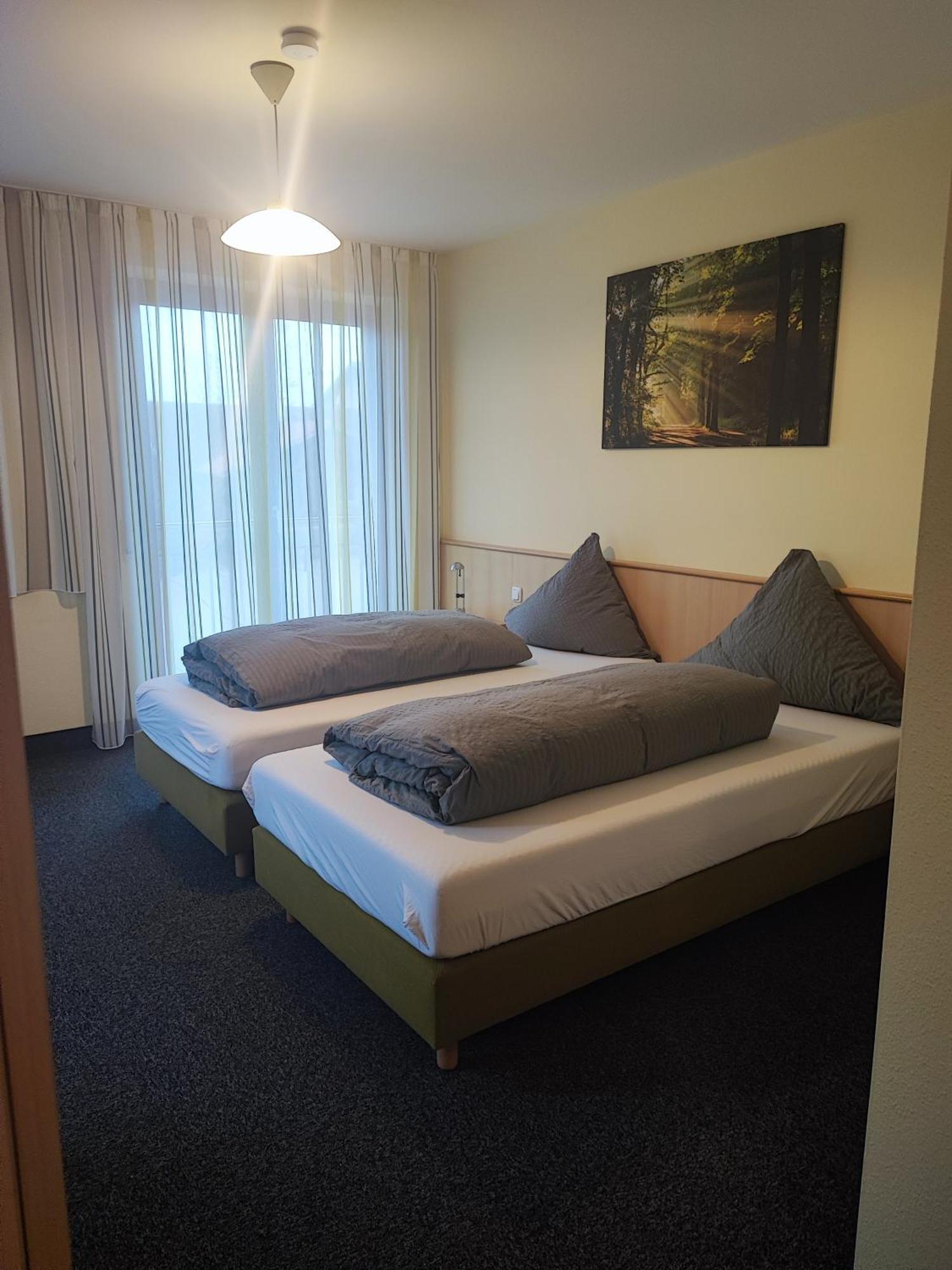 Wirtshaus Zur Bina Hotel Vilsbiburg Bagian luar foto