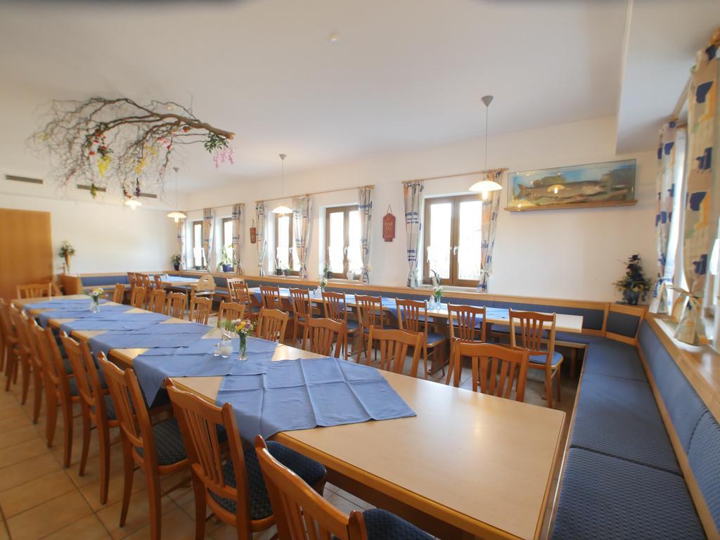 Wirtshaus Zur Bina Hotel Vilsbiburg Bagian luar foto